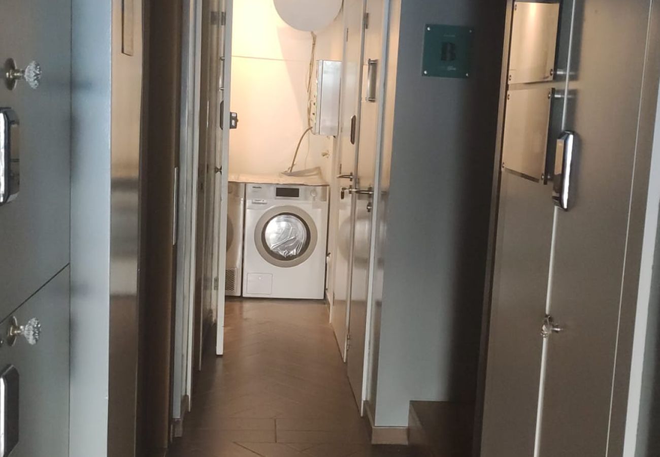 Apartamento em Lisboa - Apartamento com Varanda Panorâmica, Piscina e Vista Cidade