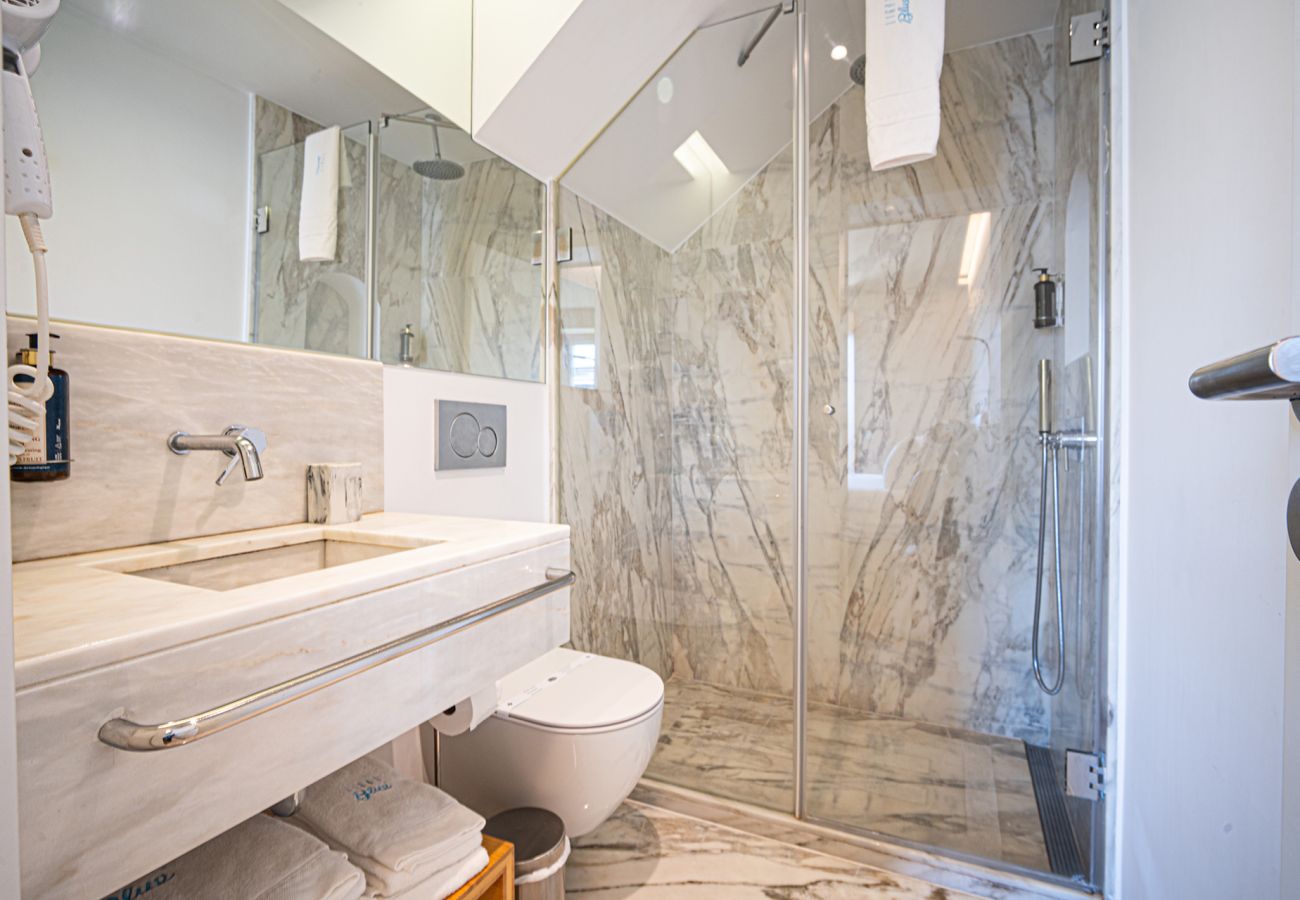 Apartamento em Lisboa - Apartamento com Varanda Panorâmica, Piscina e Vista Cidade