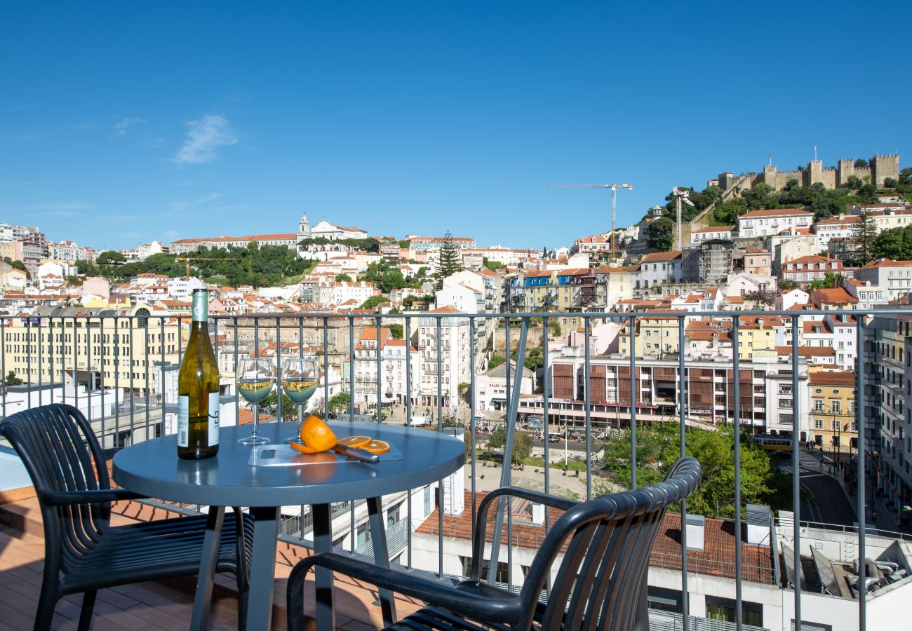 Apartamento em Lisboa - Penthouse com Varanda, Piscina e Vista Castelo e cidade