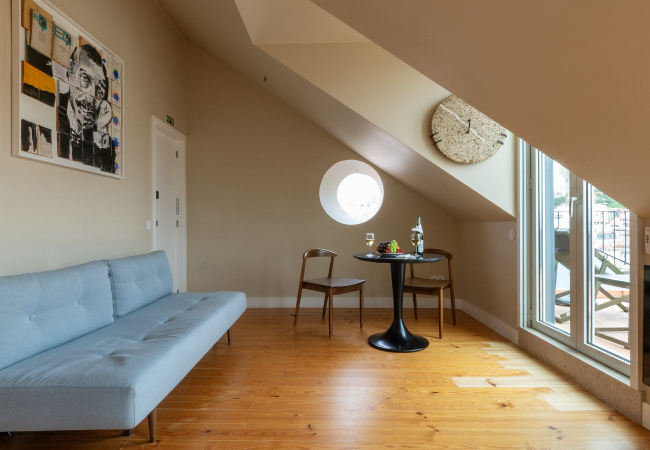 Apartamento em Lisboa - Penthouse com Varanda, Piscina e Vista Castelo e cidade