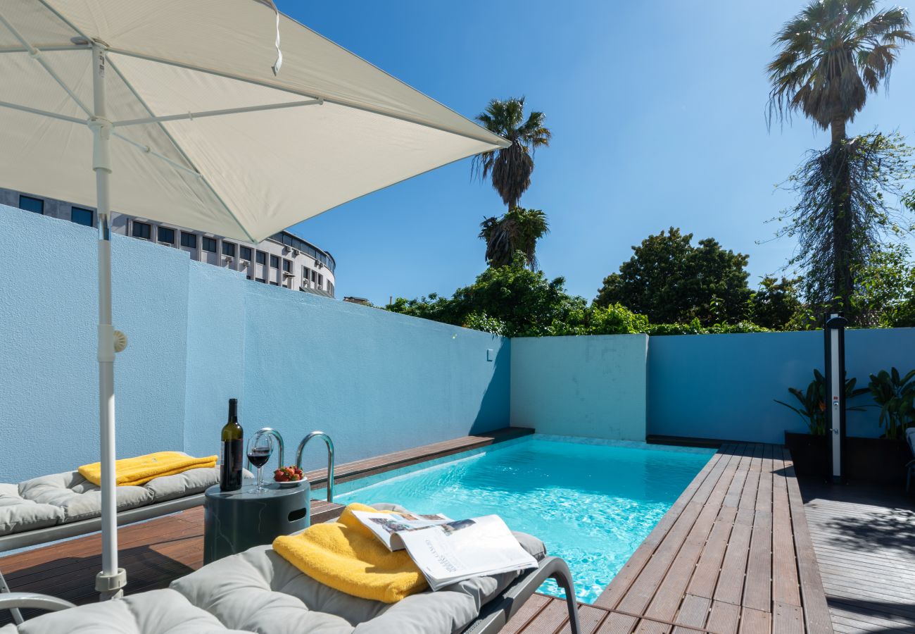 Apartamento em Lisboa - Terraço privativo com jacuzzi no Apartamento e piscina