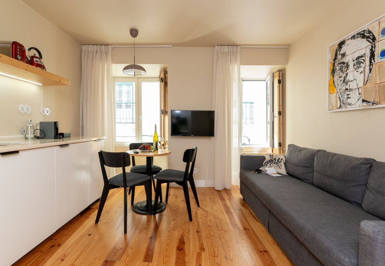 Apartamento em Lisboa - Apartamento Acolhedor no Centro Com Piscina e Espreguiçadeiras # 1