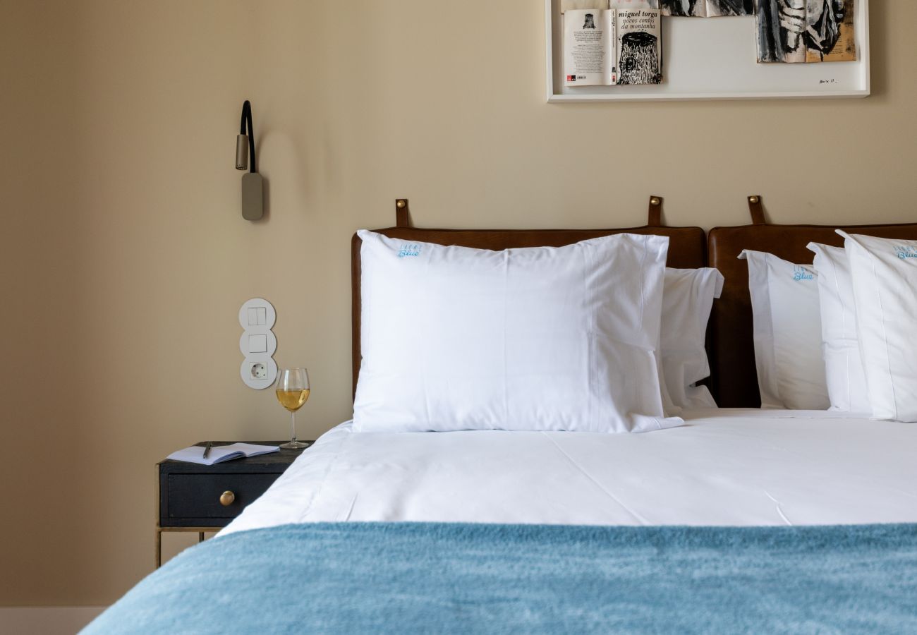 Apartamento em Lisboa - Apartamento Acolhedor com Varanda com vista para a Piscina e castelo de São Jorge