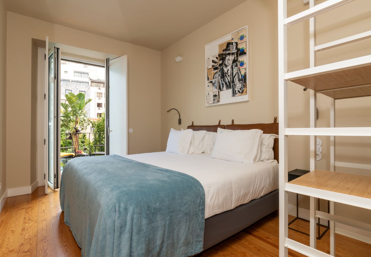 Apartamento em Lisboa - Apartamento Acolhedor com Varanda com vista para a Piscina e castelo de São Jorge