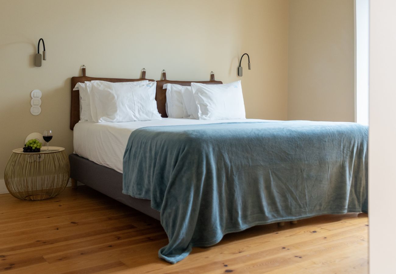 Apartamento em Lisboa - Apartamento Espaçoso com Terraço, Jacuzzi, Piscina e Vista Castelo São Jorge