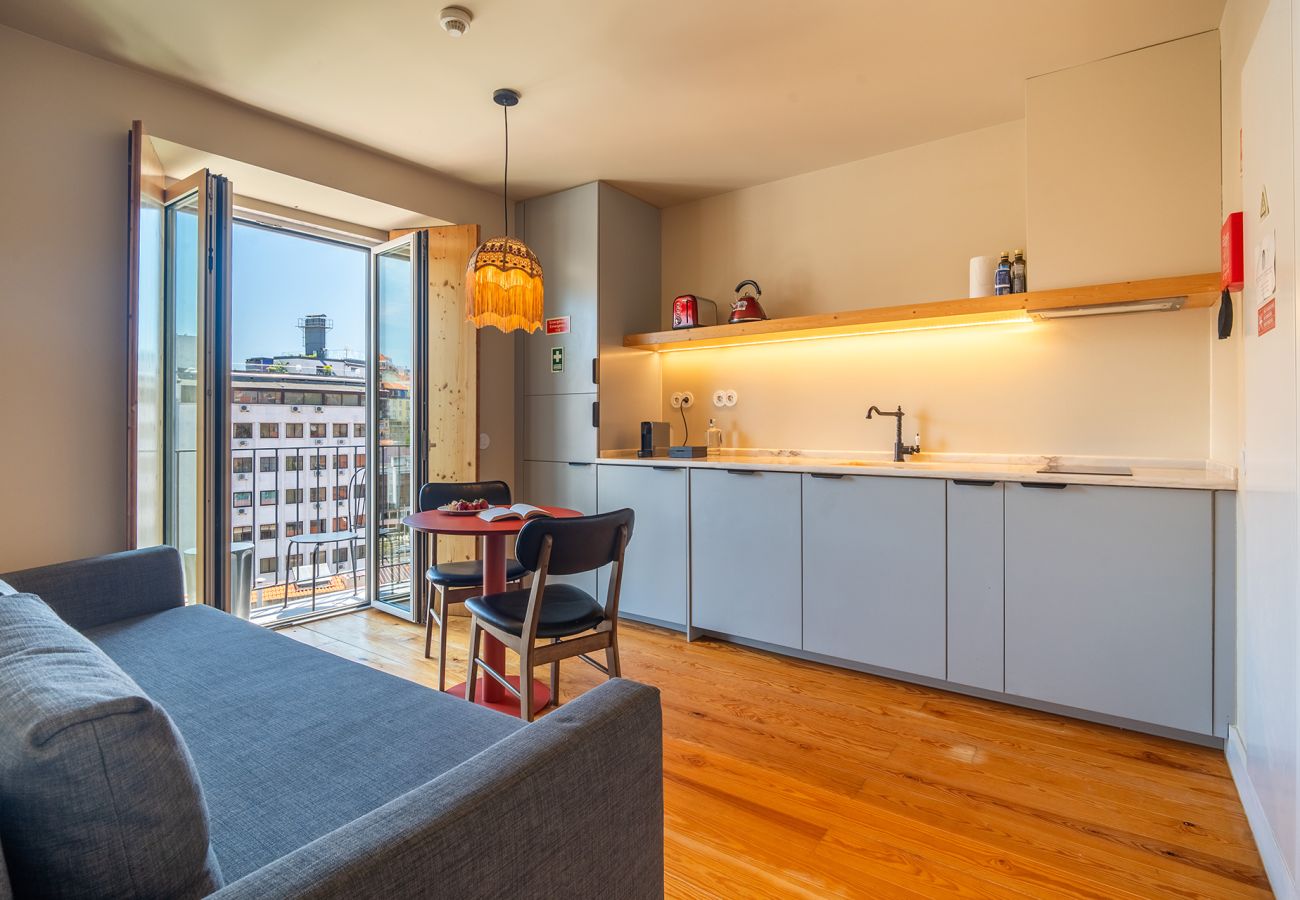 Apartment in Lisbon - Panoramic Balcony Downtown Apartment with Pool & Castle View