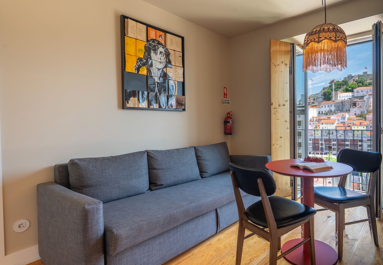 Apartment in Lisbon - Panoramic Balcony Downtown Apartment with Pool & Castle View