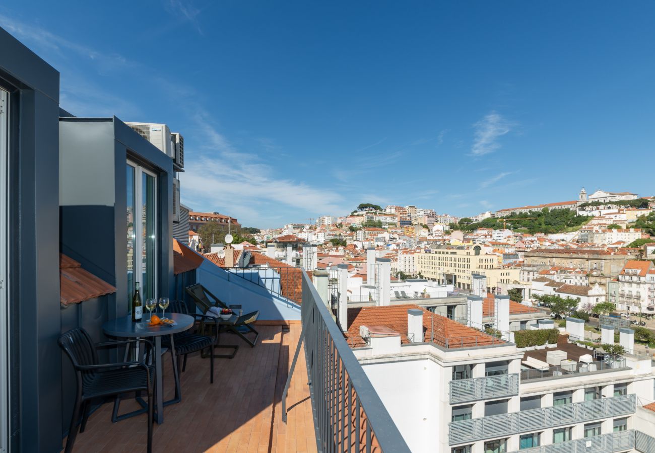 Apartment in Lisbon - Downtown Penthouse with Balcony, Pool & Castle View