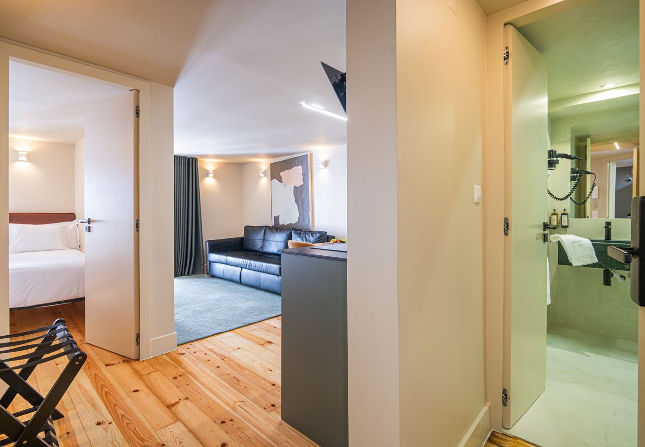 Apartment in Lisbon - Modern Apartment in Alfama with River View Terrace Access