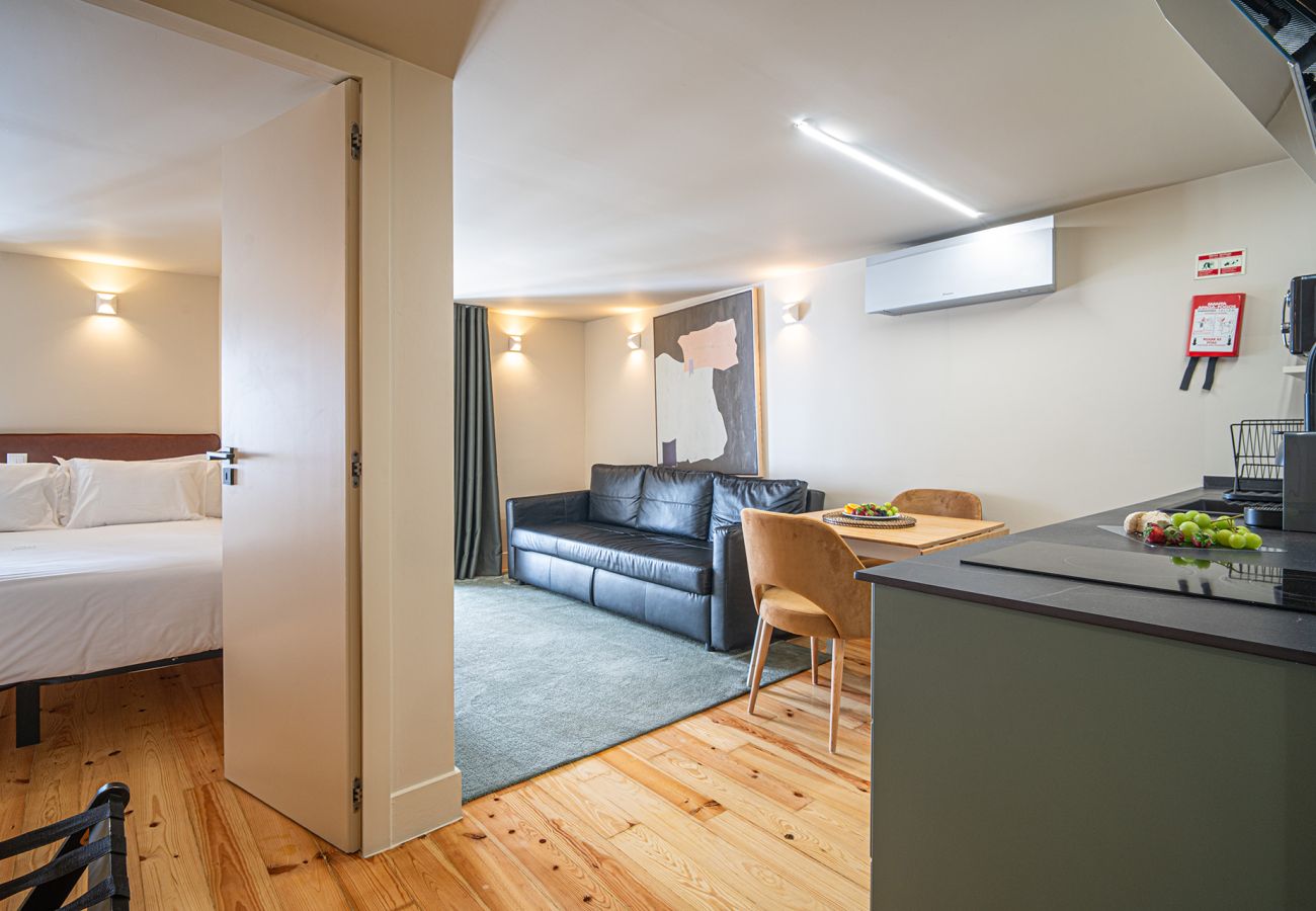 Apartment in Lisbon - Modern Apartment in Alfama with River View Terrace Access