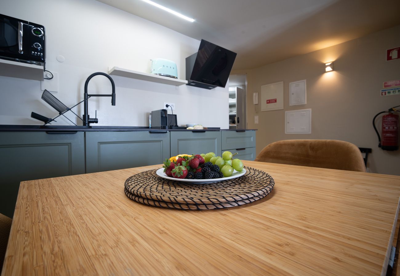 Apartment in Lisbon - Modern Apartment in Alfama with River View Terrace Access
