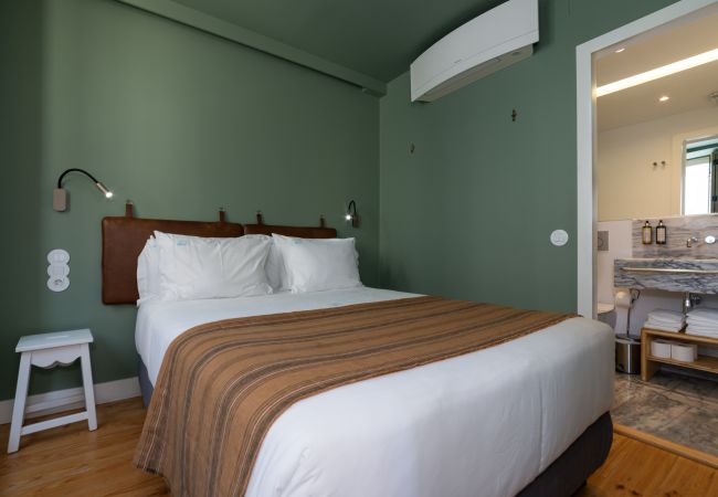 Apartment in Lisboa - Cozy Downtown Apartment with Pool and Sunbeds