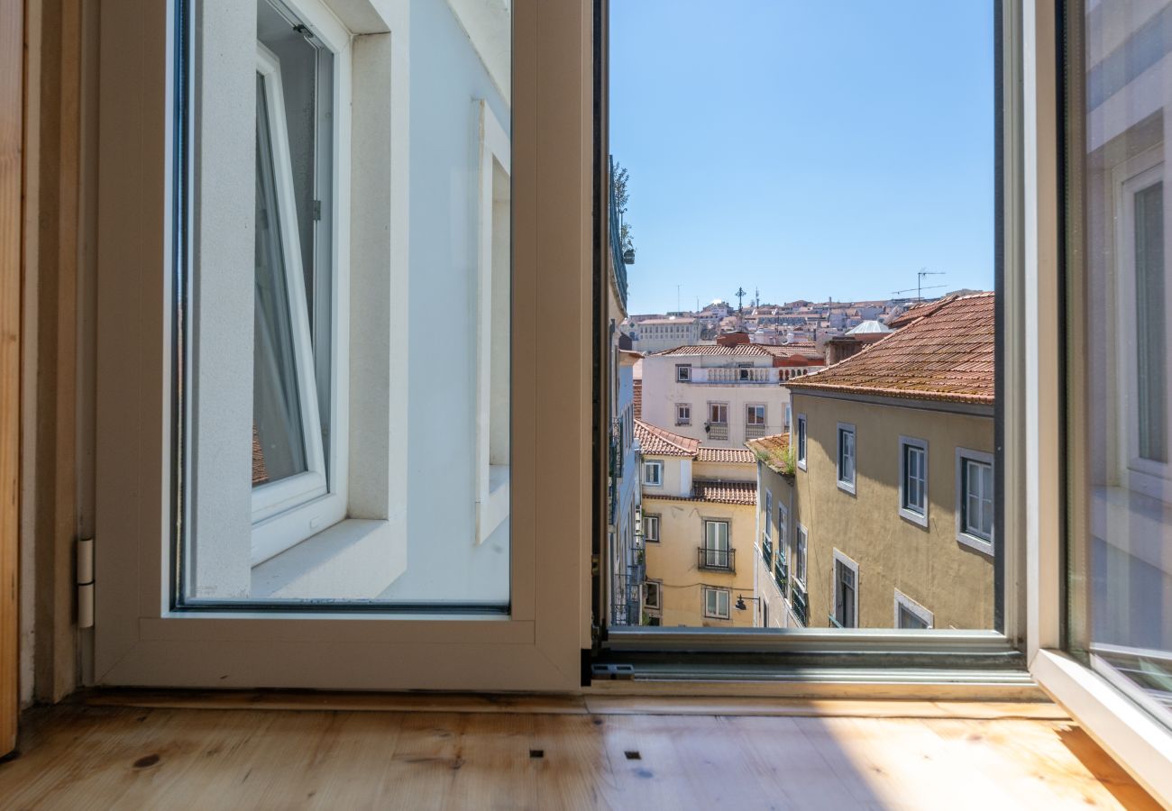 Apartment in Lisbon - Cozy Downtown Apartment with Pool and Sunbeds