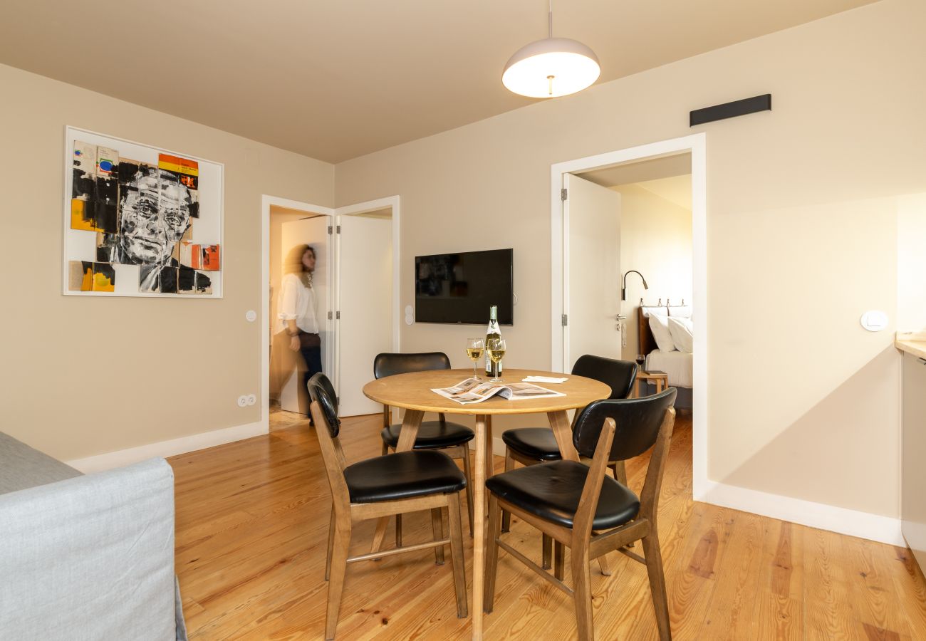 Apartment in Lisbon - Panoramic Balcony 2-Bed Downtown with Pool & Castle View