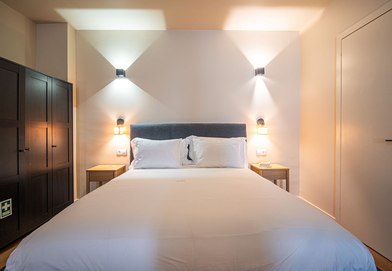 Studio in Lisbon - Authentic Alfama Studio with Access to River View Terrace