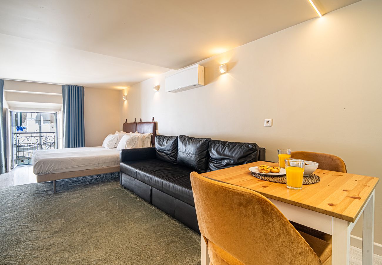 Studio in Lisbon - Downtown studio, shared terrace w/ great view