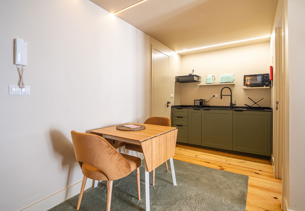 Apartment in Lisbon - Modern Alfama Apartment with Access to River View Terrace