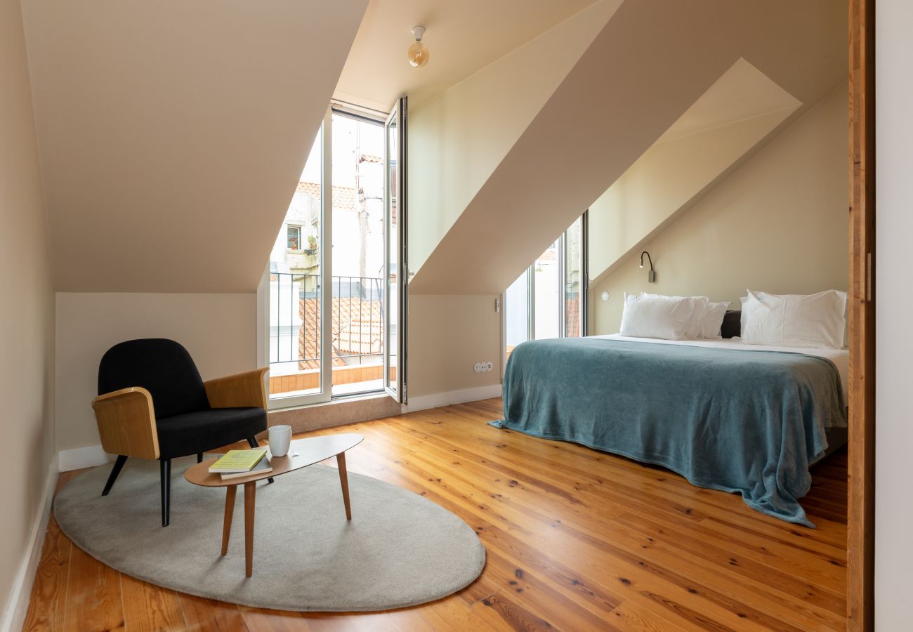 Apartamento en Lisboa ciudad - Ático con Balcón, Piscina y Vistas al Castillo y a la Ciudad
