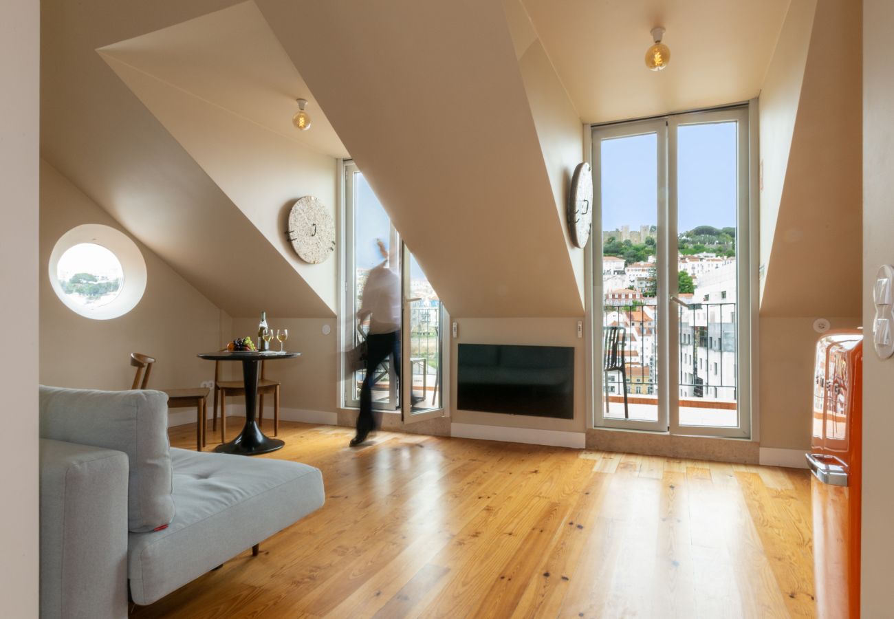 Apartamento en Lisboa ciudad - Ático con Balcón, Piscina y Vistas al Castillo y a la Ciudad