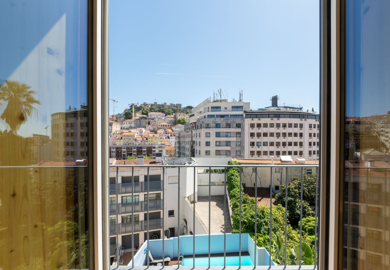 Apartamento en Lisboa ciudad - Retiro Céntrico con Terraza Privada, Jacuzzi y Piscina