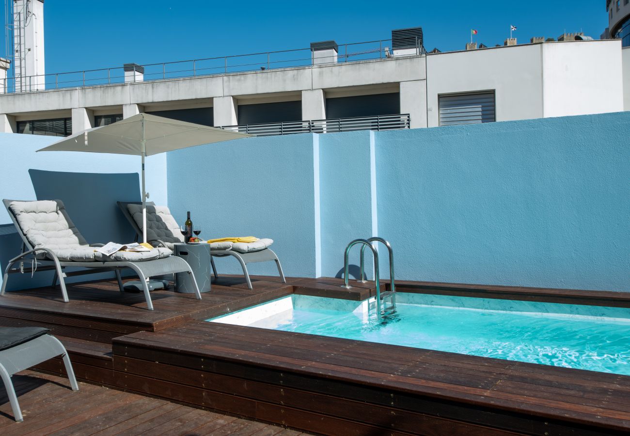 Apartamento en Lisboa ciudad - Retiro Céntrico con Terraza Privada, Jacuzzi y Piscina