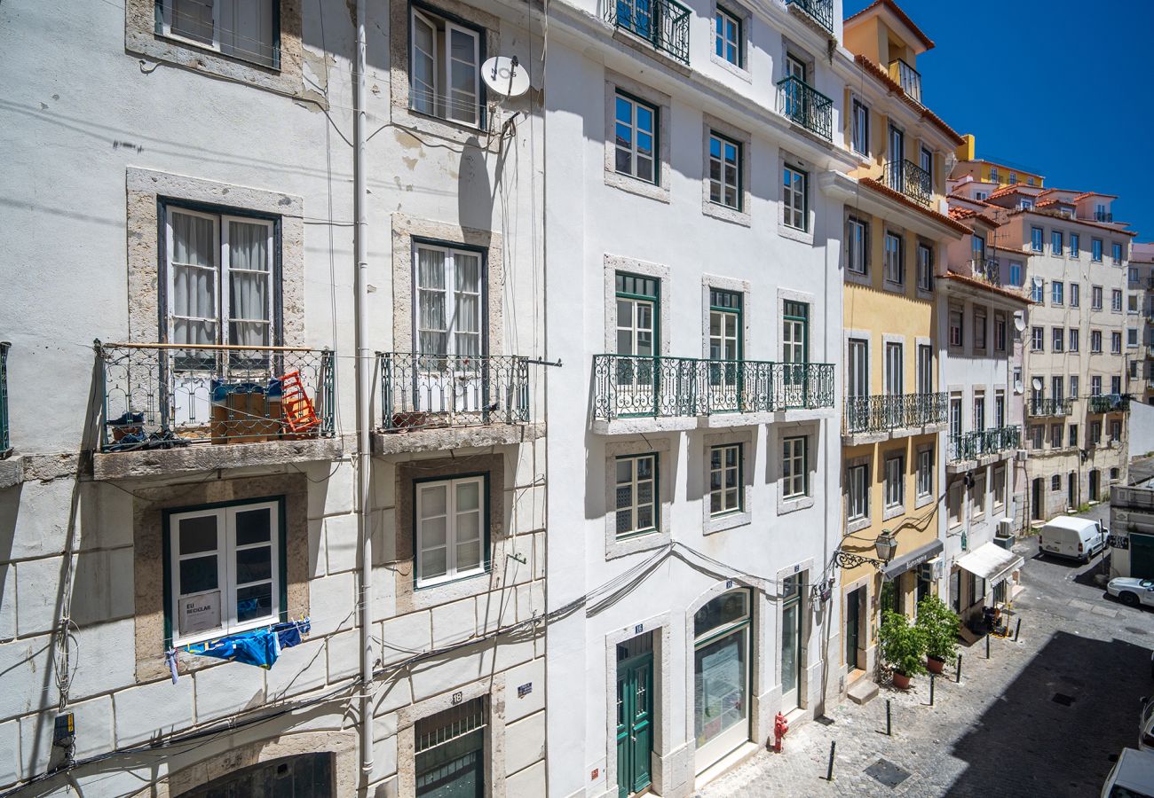 Estudio en Lisboa ciudad - Estudio en el Centro con Terraza Compartida y Magníficas Vistas