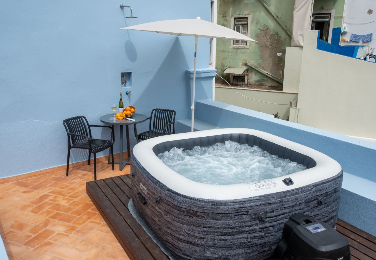 Apartamento en Lisboa ciudad - Amplio Apartamento con Terraza, Jacuzzi, Piscina y Vistas al Castillo de San Jorge