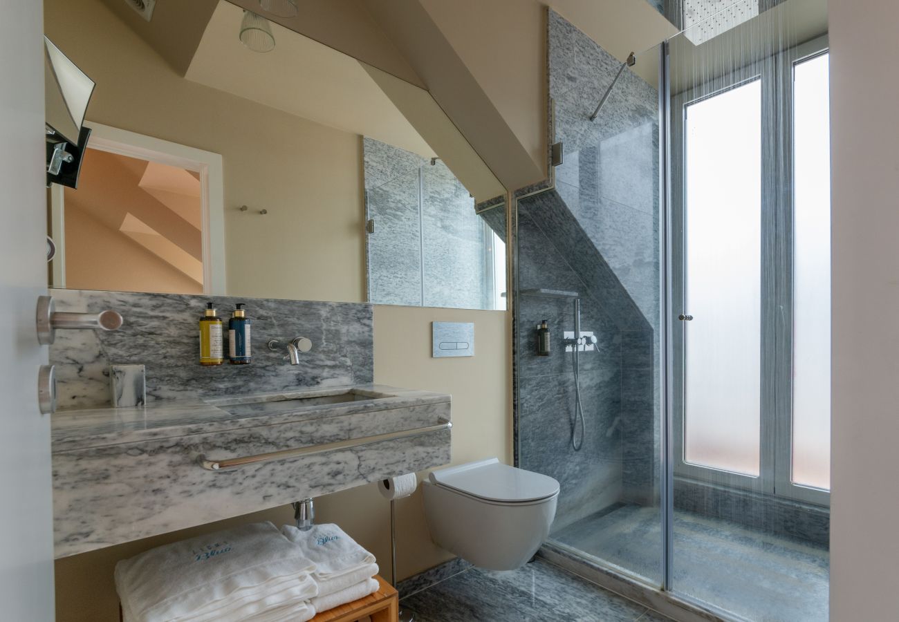 Appartement à Lisbonne - Penthouse avec Balcon, Piscine et Vue sur le Château et la Ville