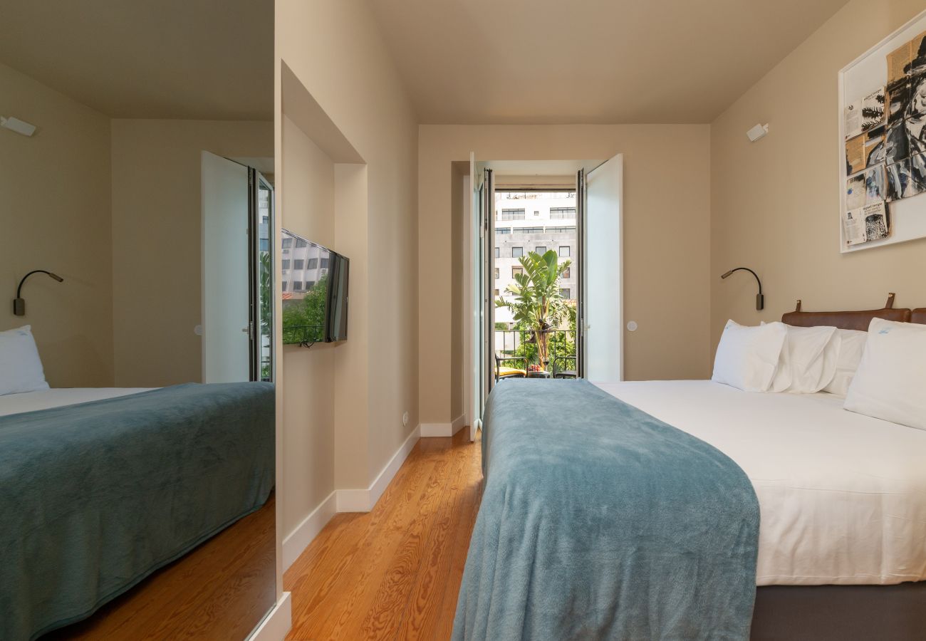 Appartement à Lisbonne - Charmant Appartement avec Balcon, Vue sur la Piscine et le Château de São Jorge