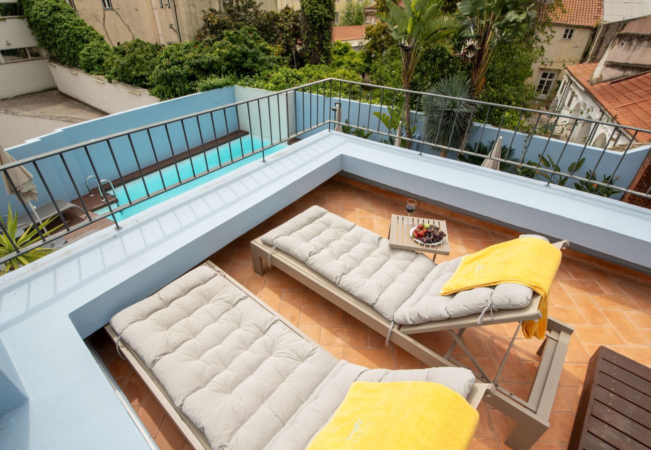 Appartement à Lisbonne - Spacieux Appartement avec Terrasse, Jacuzzi, Piscine et Vue sur le Château de São Jorge